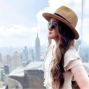 Meet your Posher, Chrissy